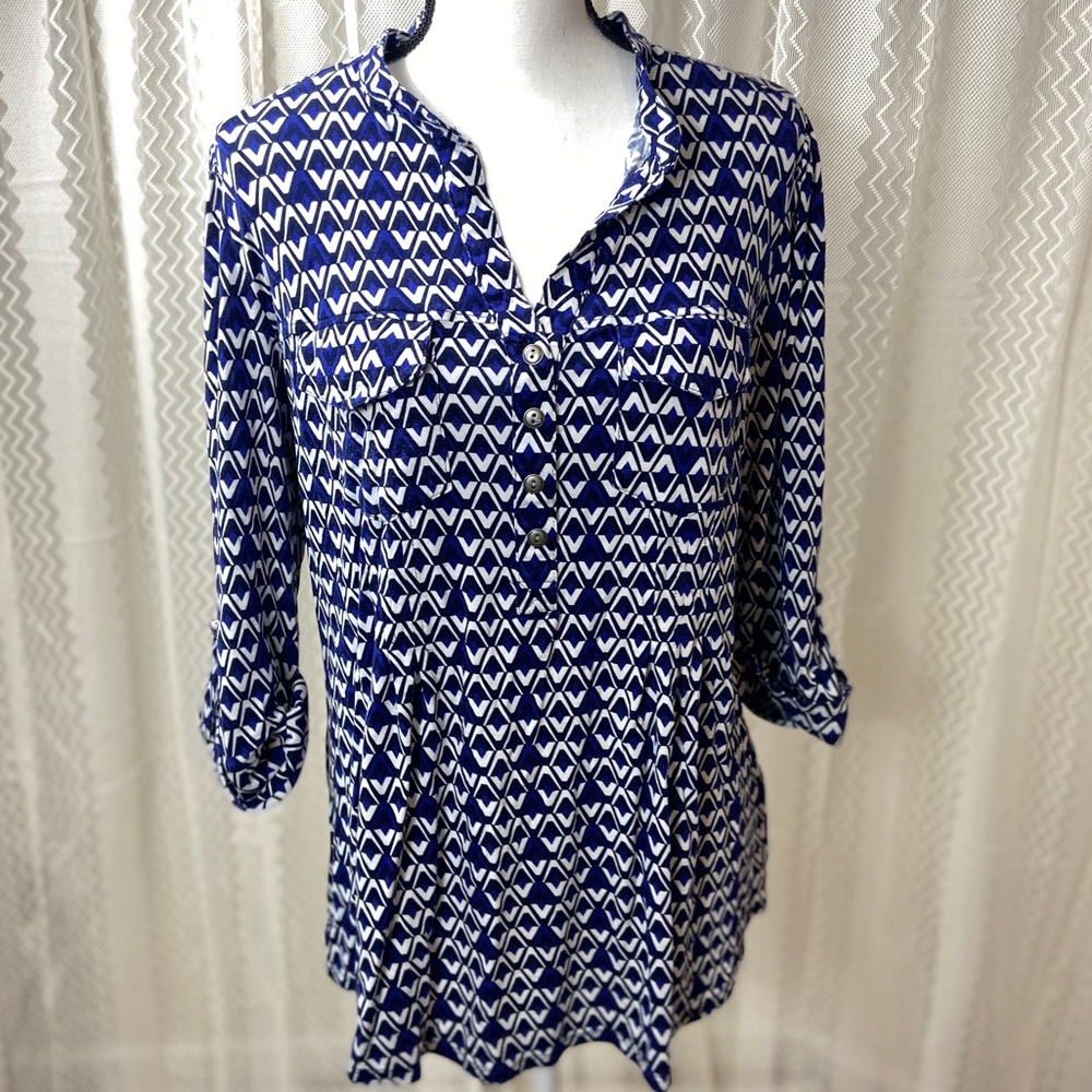 5 / $25 🧡 Quarter Sleeve Top Blue White Stretch